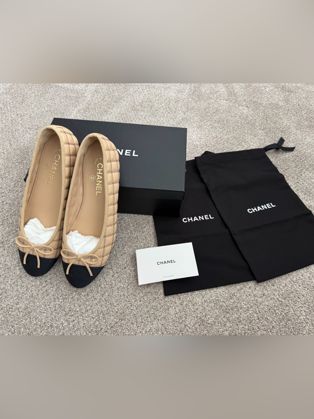 CHANEL Beige and Black Quilted Cap-Toe Leather Ballet Flats Sz 40 - Picture 14 of 16